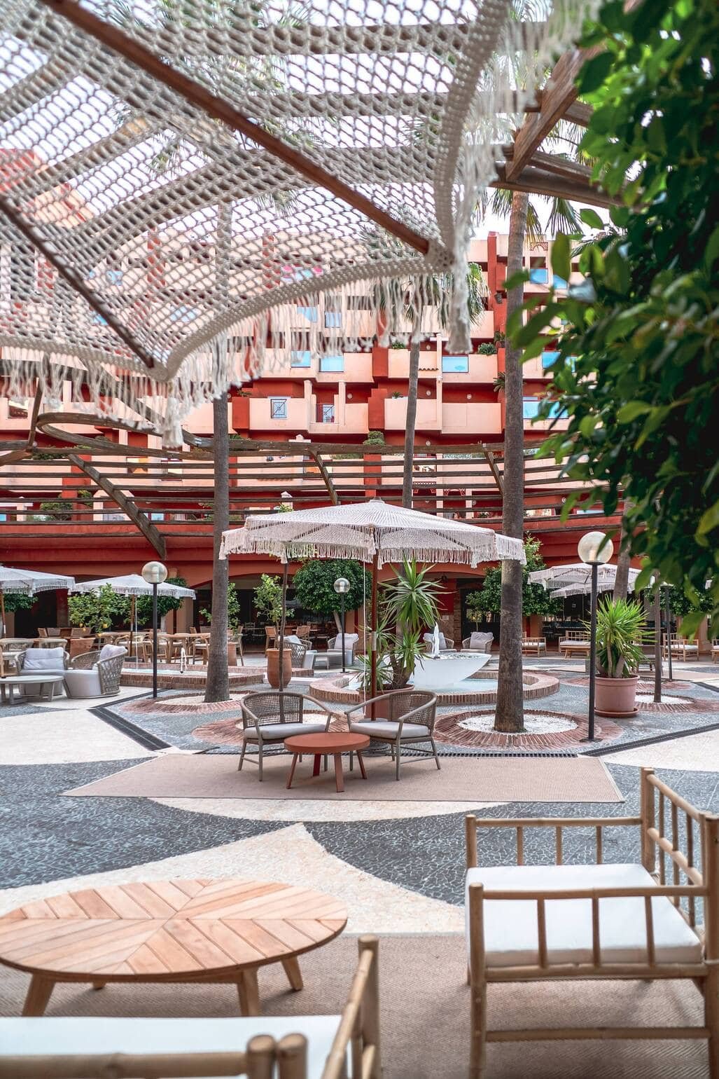 Diseno-mobiliario-terraza-hotel-Malaga